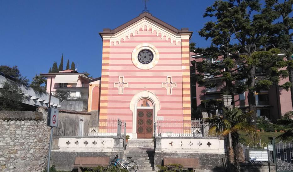 Chiesa della Beata Vergine del Carmine Chiesa / Chiostro / Convento