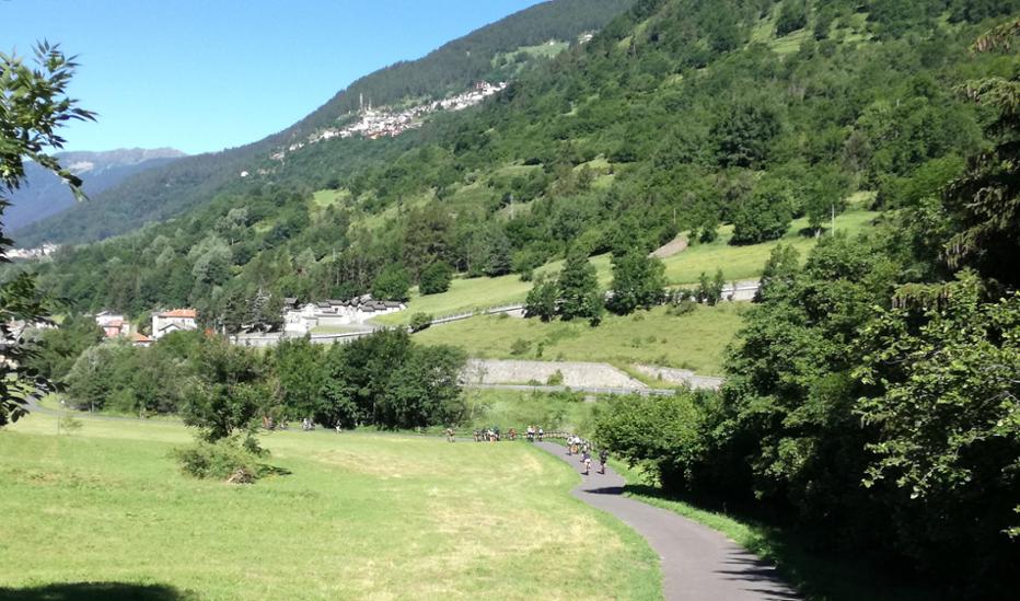 La Ciclovia Del Fiume Oglio In Valle Camonica Pista Ciclo-pedonale