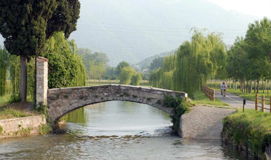 Ciclovia della Valle Sabbia a Monumento naturale Buco del Frate da undefined al undefined