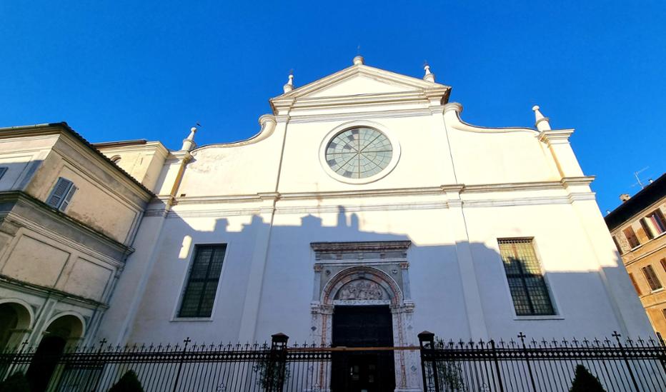 Chiesa Parrocchiale Di Santa Maria Delle Grazie Chiesa e Santuario di Santa Maria delle Grazie Chiesa / Chiostro